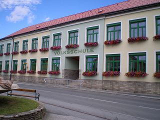 Schulhaus/k-Schulhaus.JPG